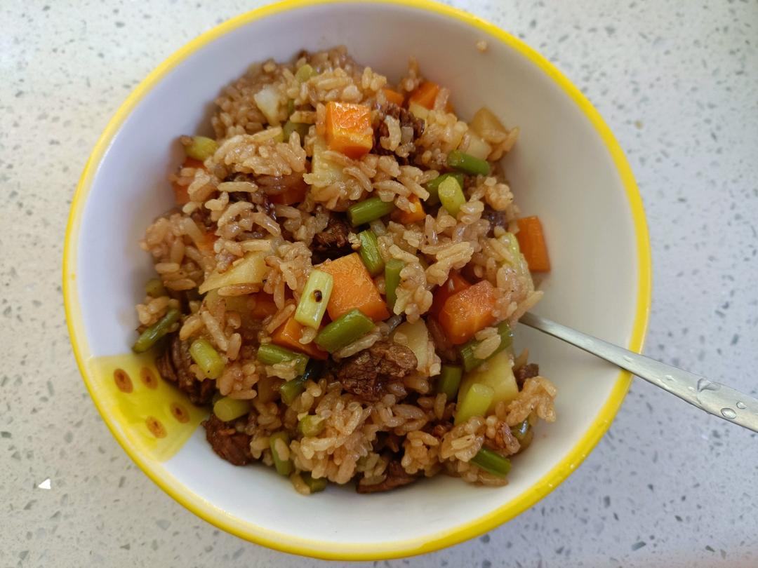 电饭煲土豆牛腩焖饭