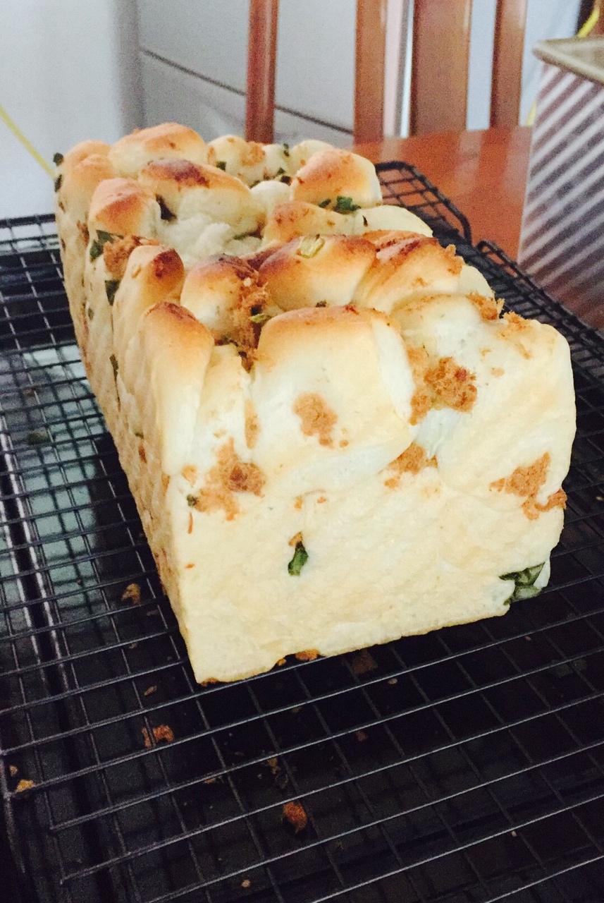 香葱肉松手撕面包