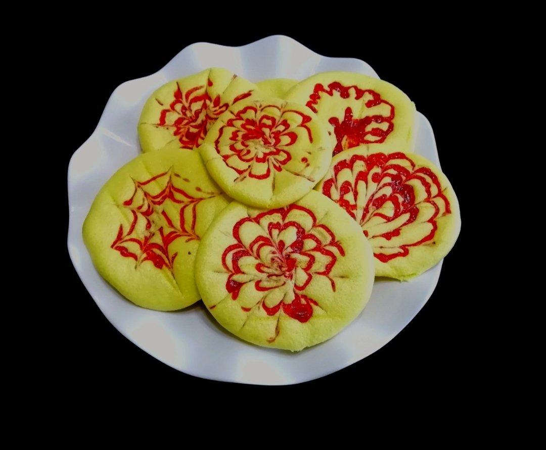 草莓酱拉花松饼