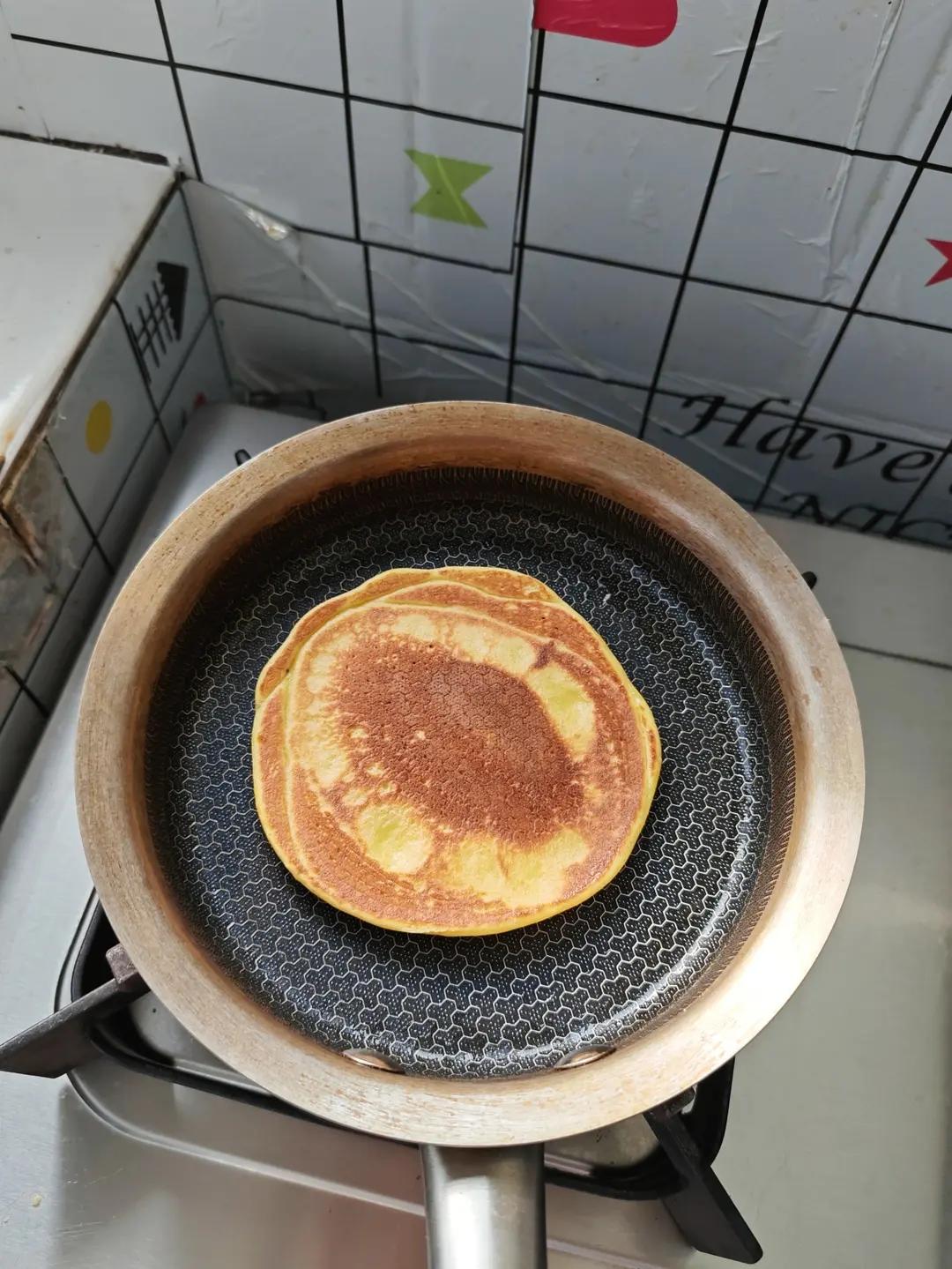 香蕉松饼（10-12个月宝宝辅食）