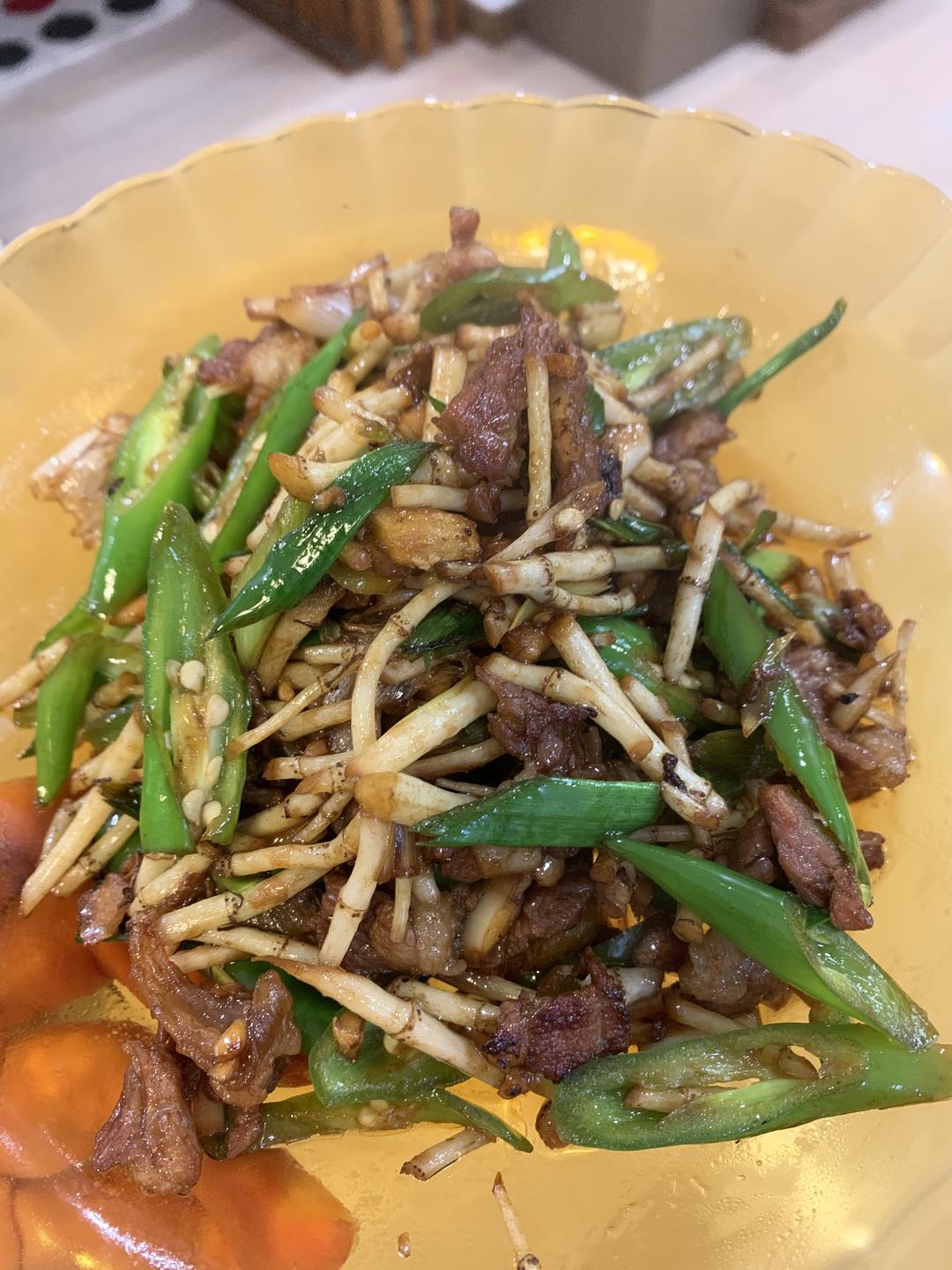 鱼腥草辣椒炒肉的做法