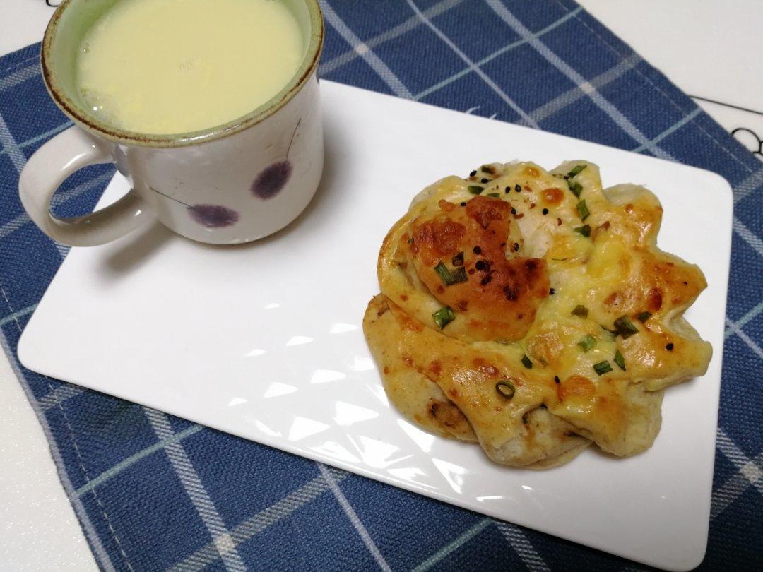 经典面包复刻：葱香肉松卷