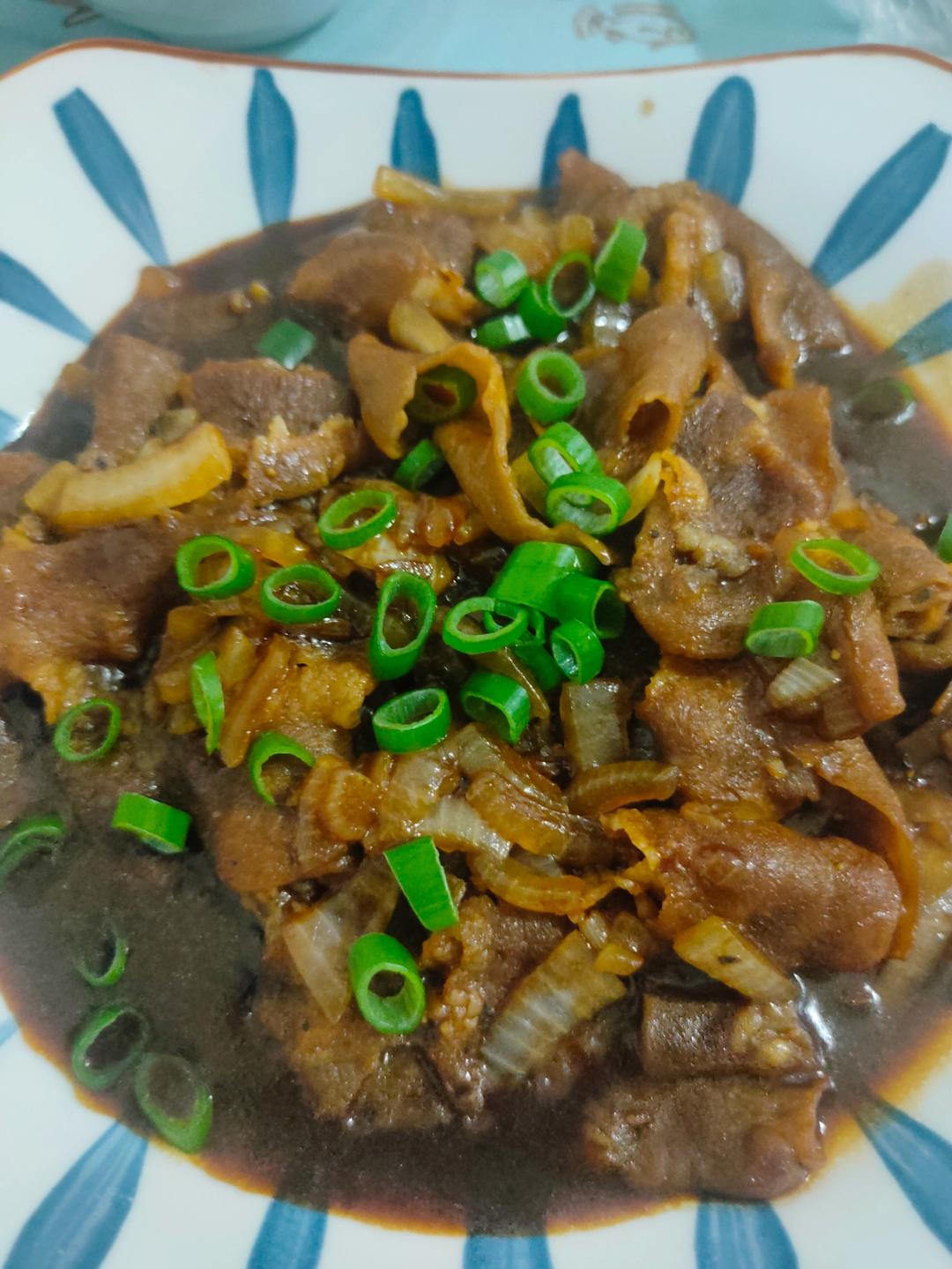 好吃到舔盘的秘制洋葱炒肥牛卷！拌饭巨香