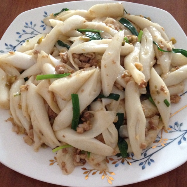 小葱蒜末拌猪肠粉