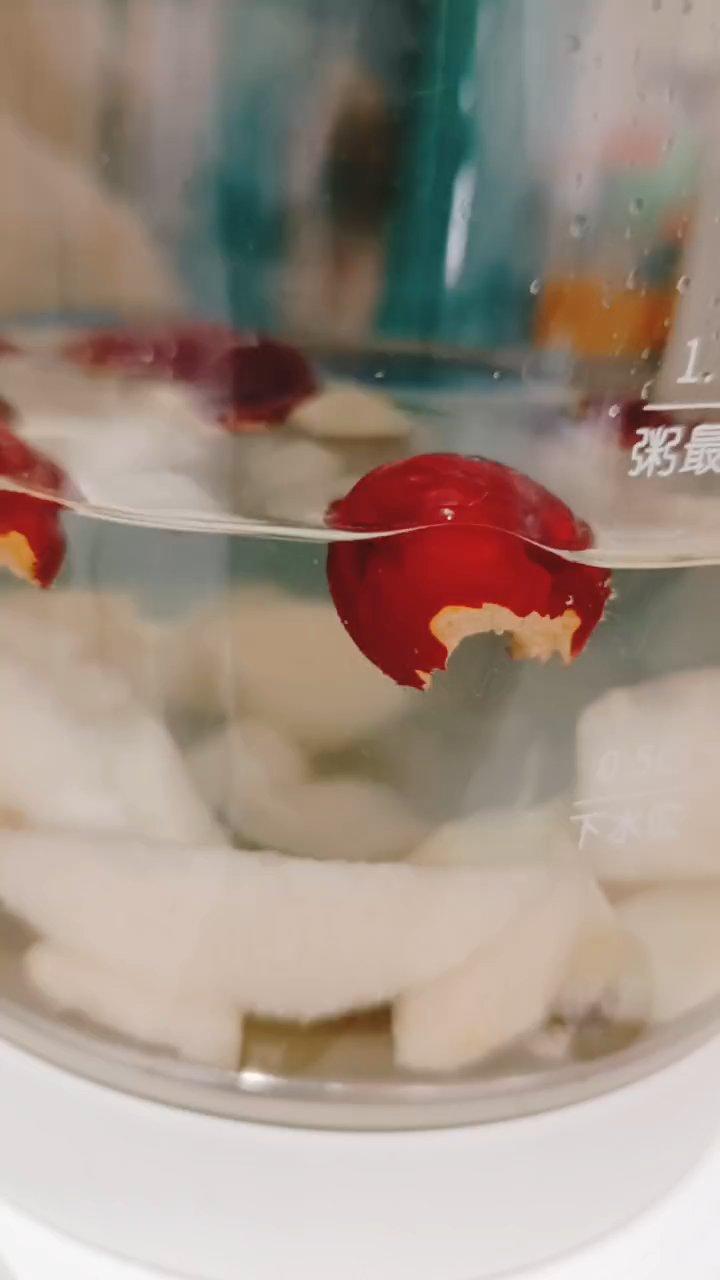 冬季桂圆荸荠清补甜水