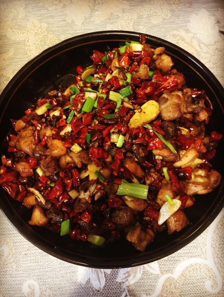 辣子鸡      la-ji-ji