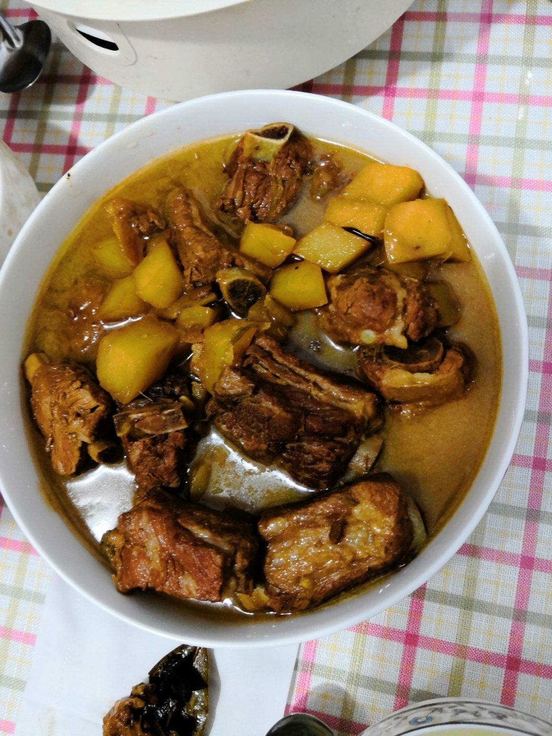 土豆炖排骨