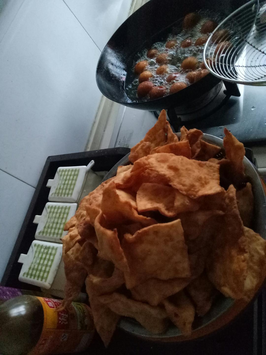 【油炸焦叶子的做法步骤图,油炸焦叶子怎么做好吃】manliwang_下厨房