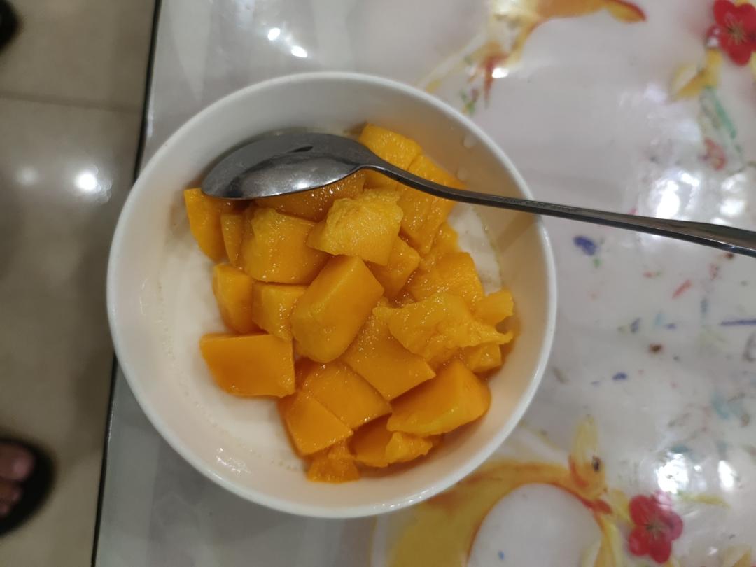 1盒牛奶+2颗鸡蛋，原来双皮奶的做法这么简单