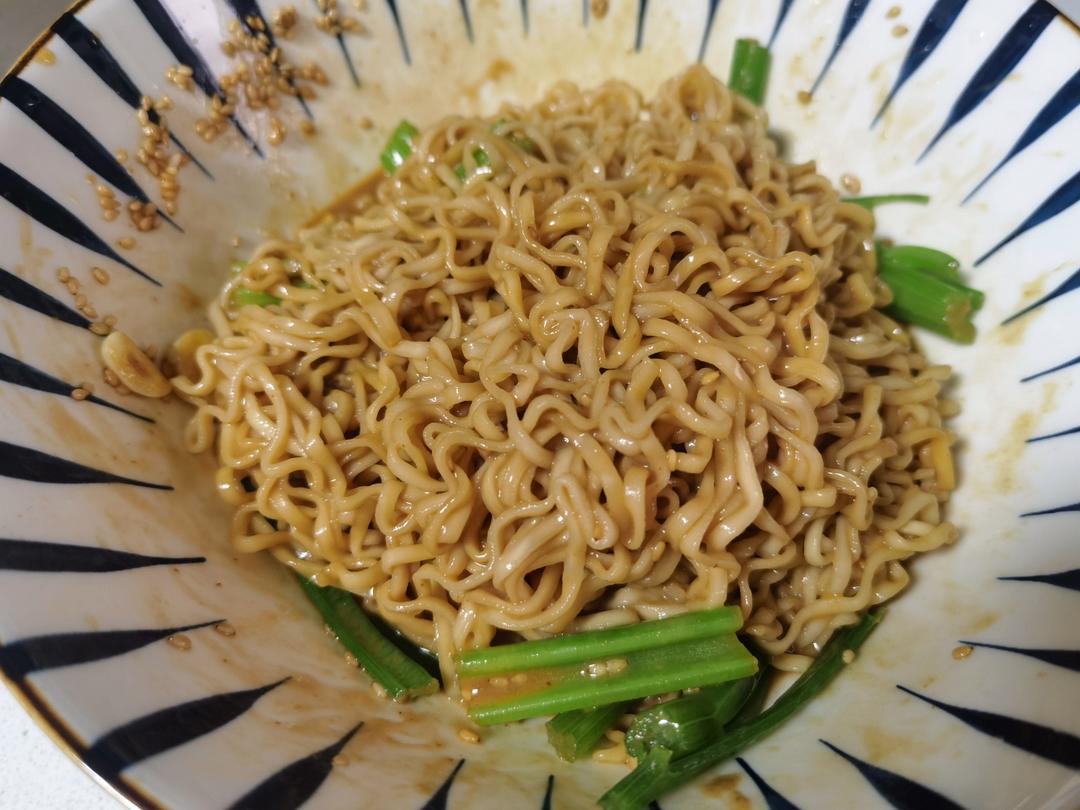 吃一次就爱上的麻酱肥牛拌面！味道绝了