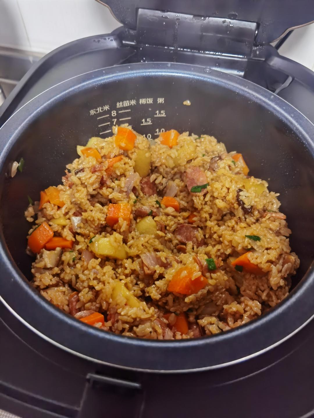 腊肠煲仔饭（电饭锅版）