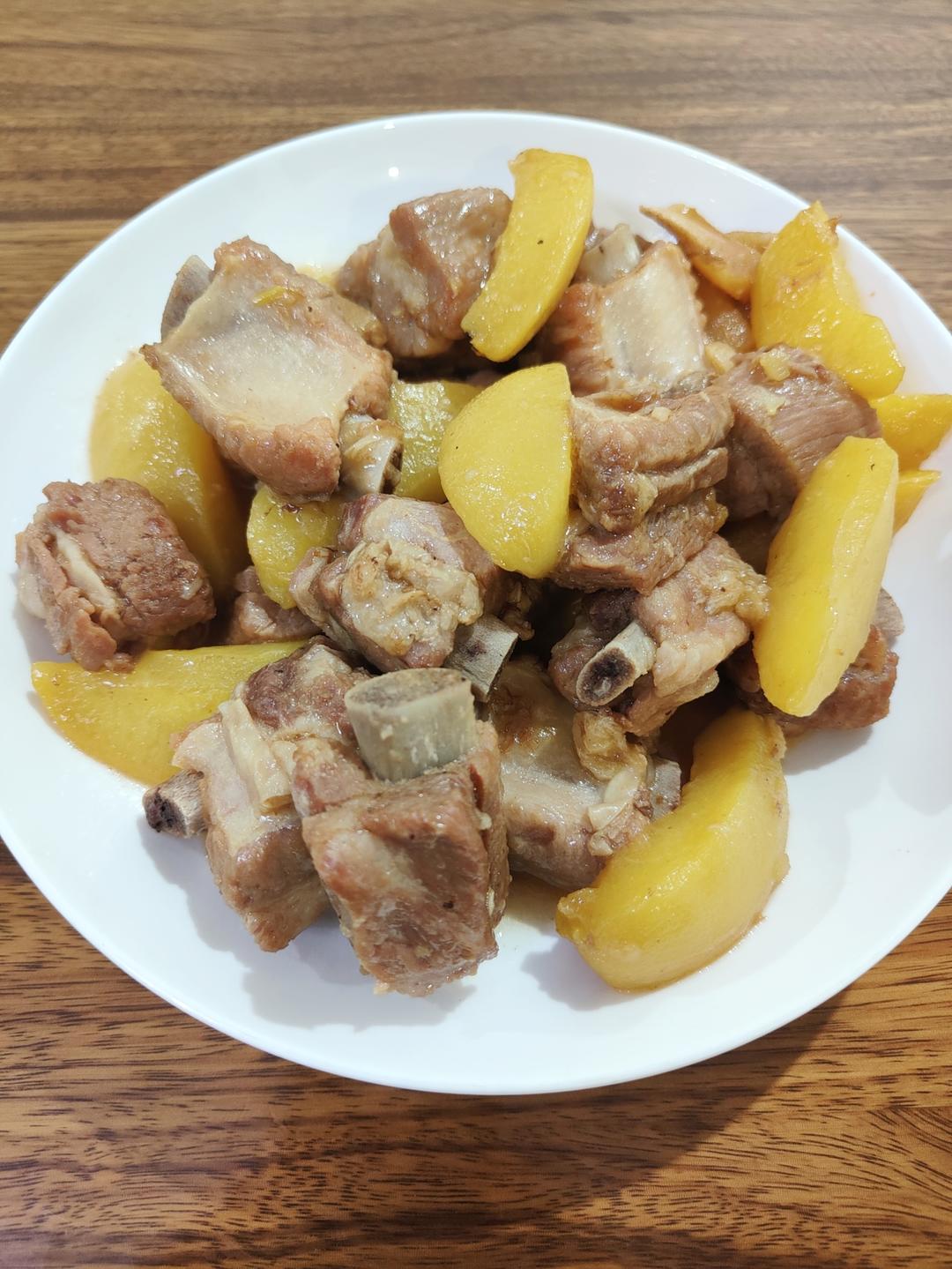 对！你没看错‼️黄桃炖排骨，这也太好吃了吧😋