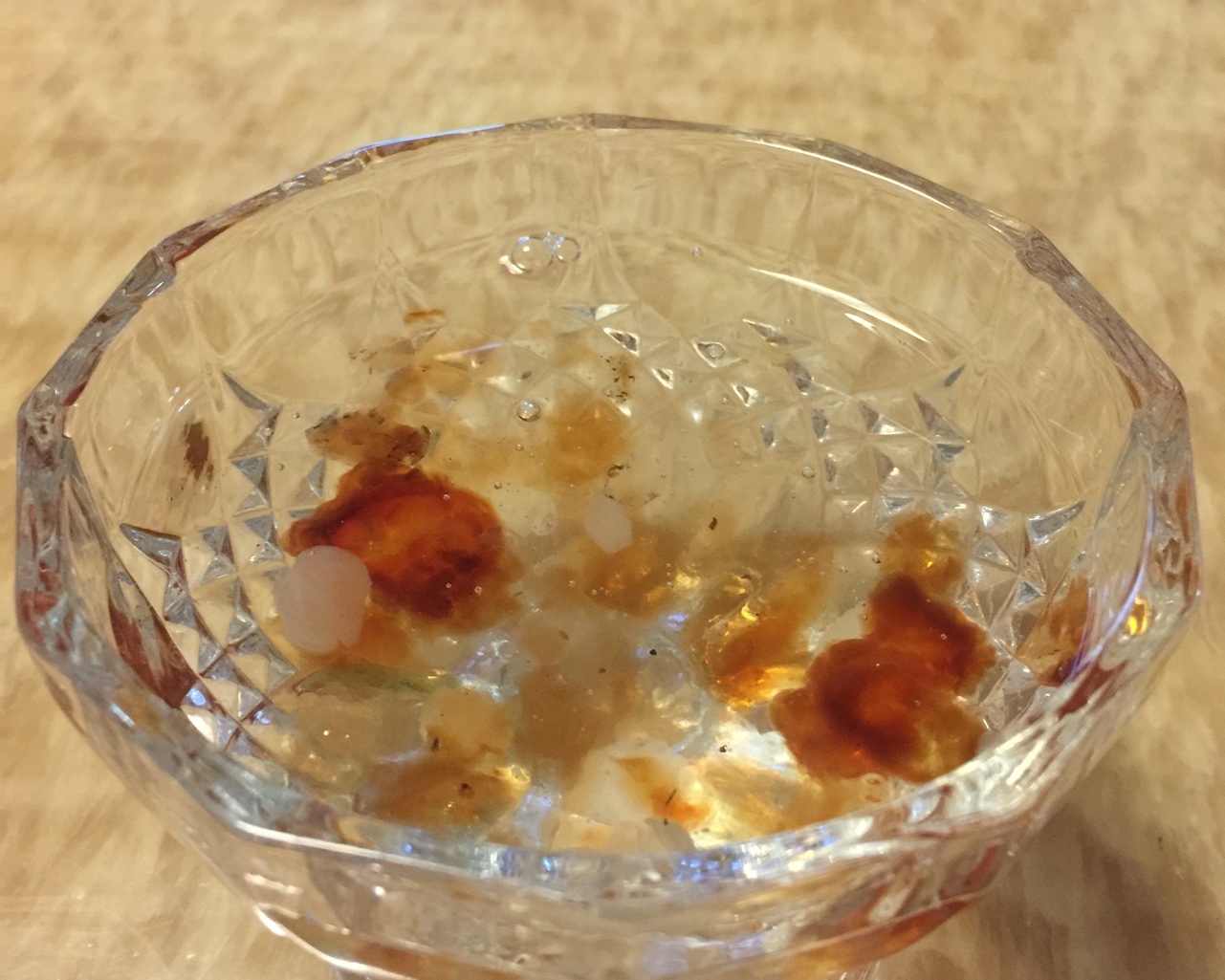 桃胶皂角米血燕汤的做法