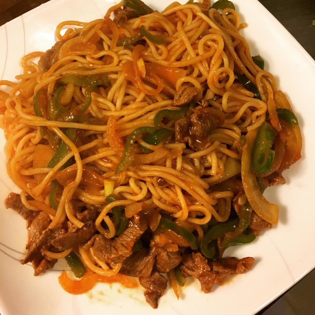 草大侠做的孜然羊肉炒面