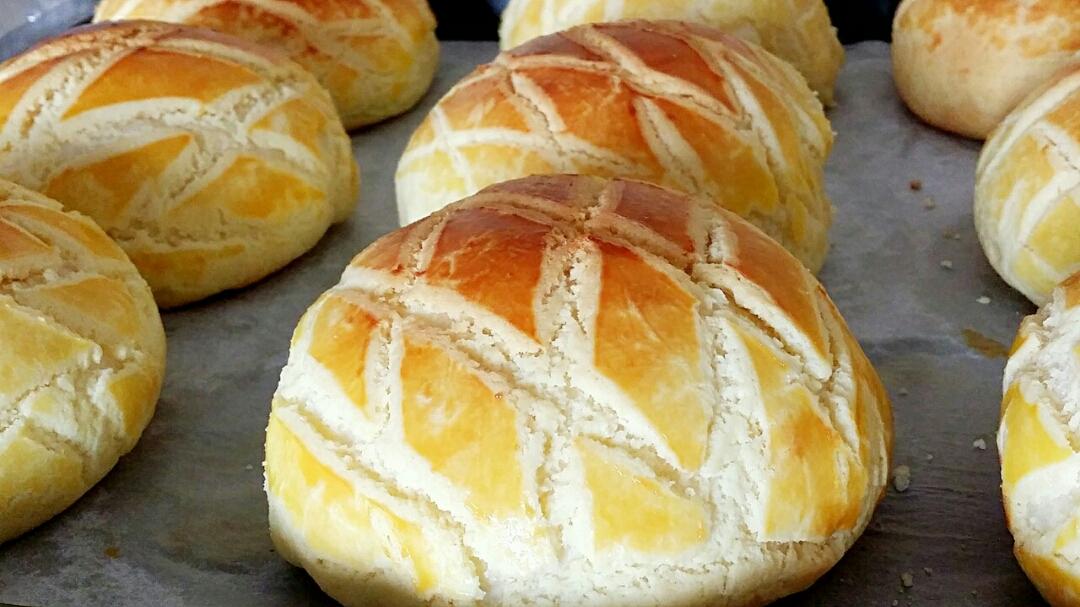 好吃到炸裂的港式菠萝包（附带制作酥皮的小视频）