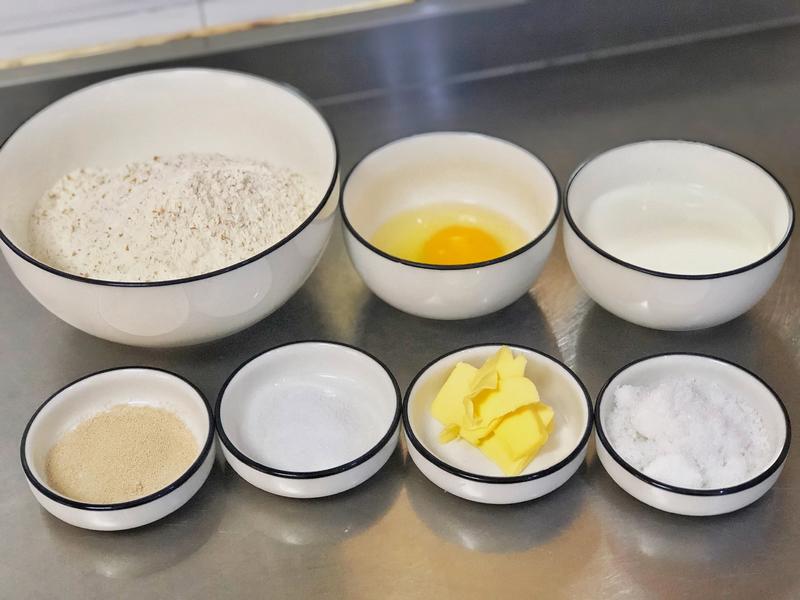 纯奶手撕吐司的做法 步骤1