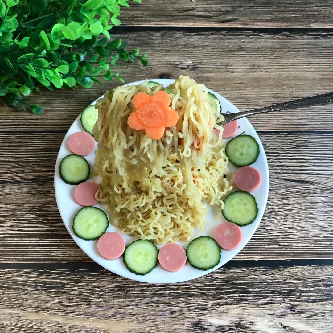 会站的面条