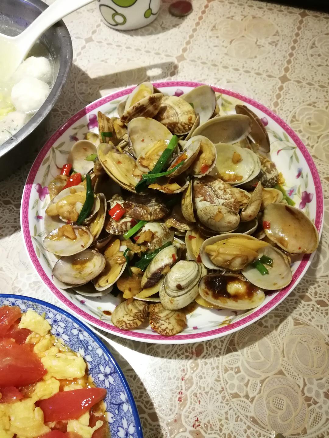 蒜香炒花甲
