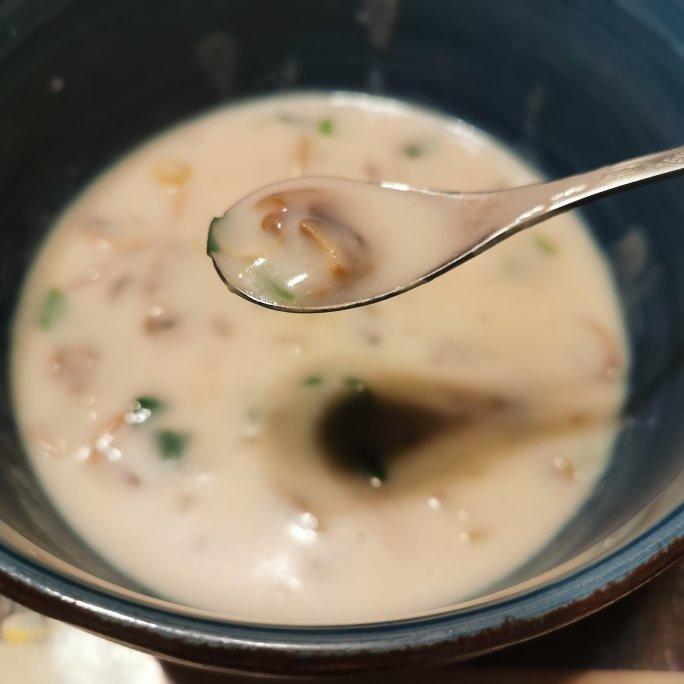 低卡的奶油蘑菇汤「无淡奶油」