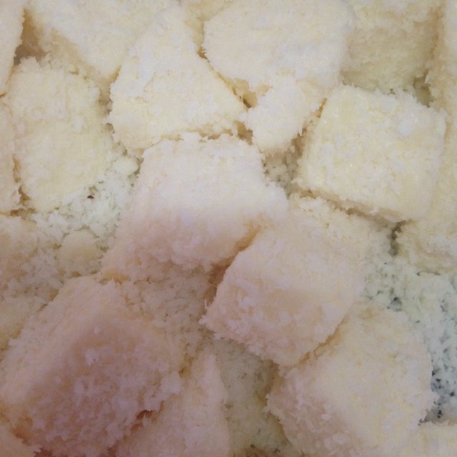 完胜85度C牛奶椰丝小方