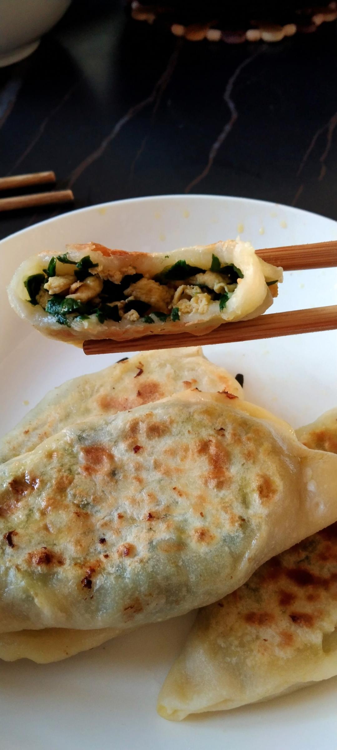 皮薄馅大～韭菜鸡蛋饼