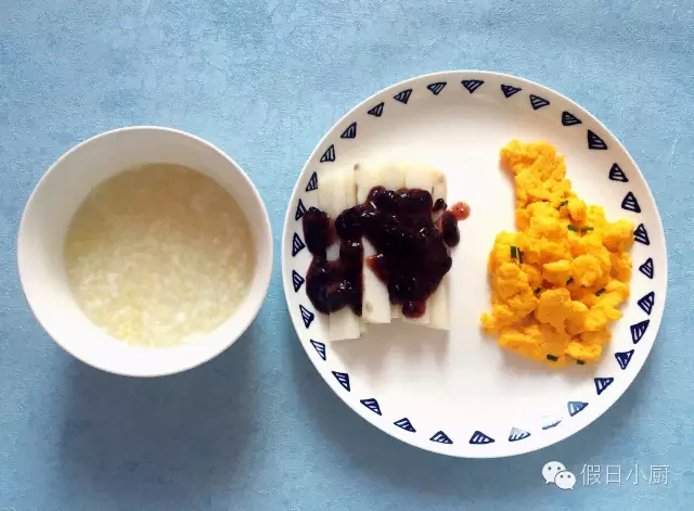大米小米粥+蓝莓山药条+美式炒蛋的做法