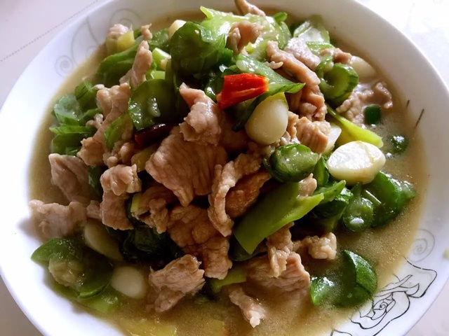 丝瓜炒肉片