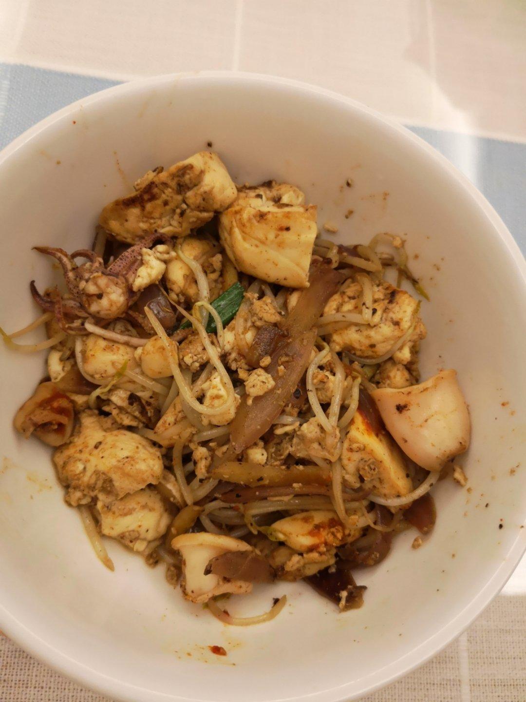 铁板鱿鱼焖豆腐