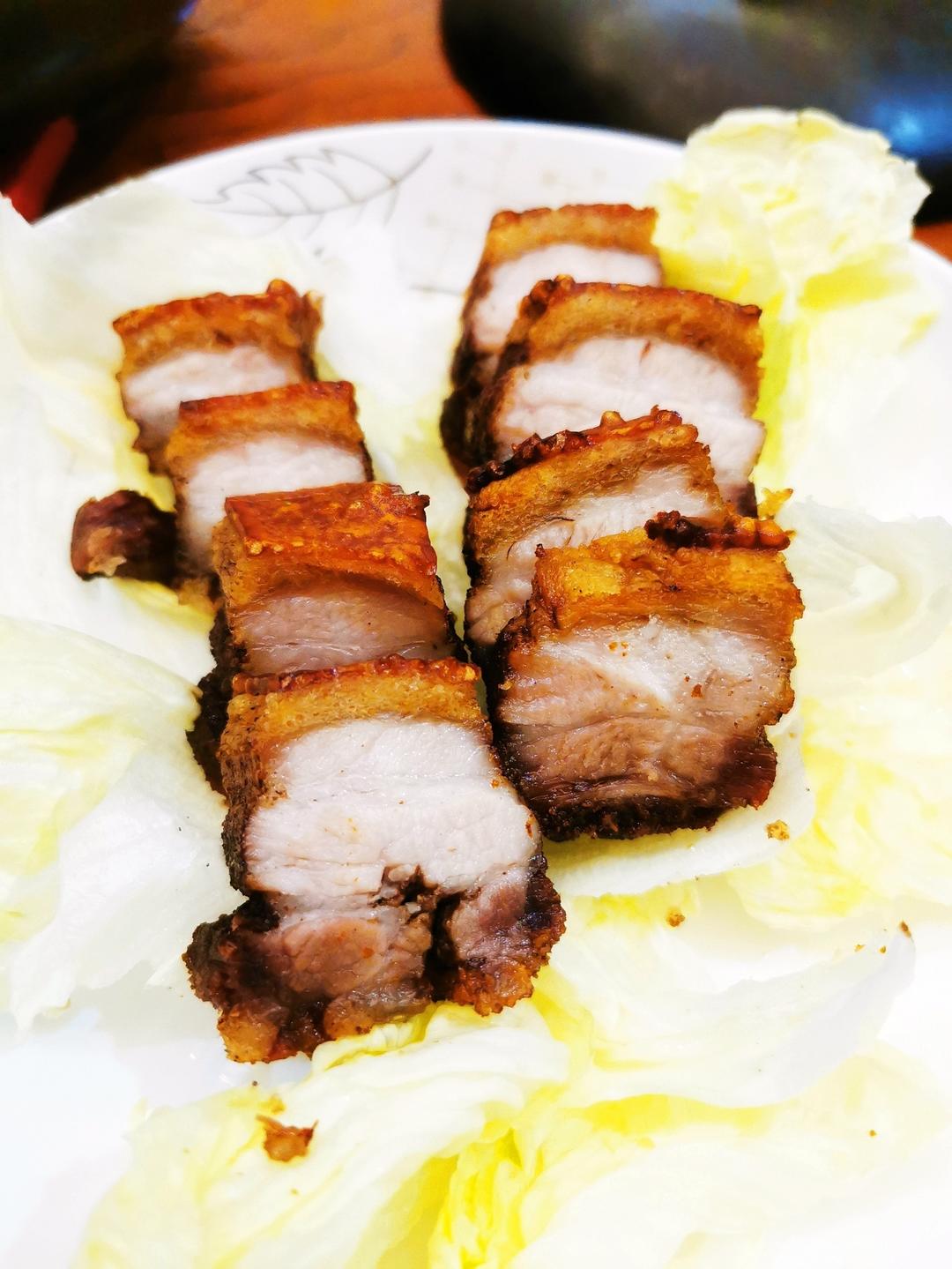 多次失败，越挫越勇终于做出来了广式脆皮烧肉