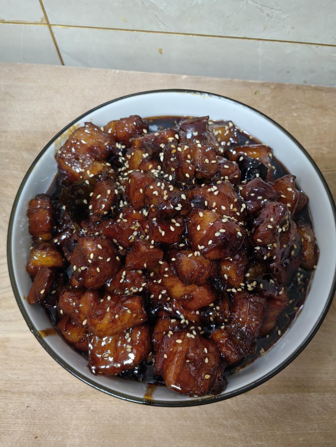 超级好吃的甜口红烧肉