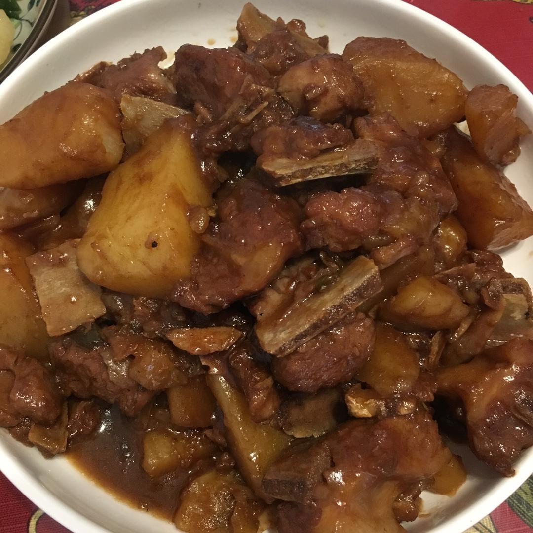土豆烧排骨