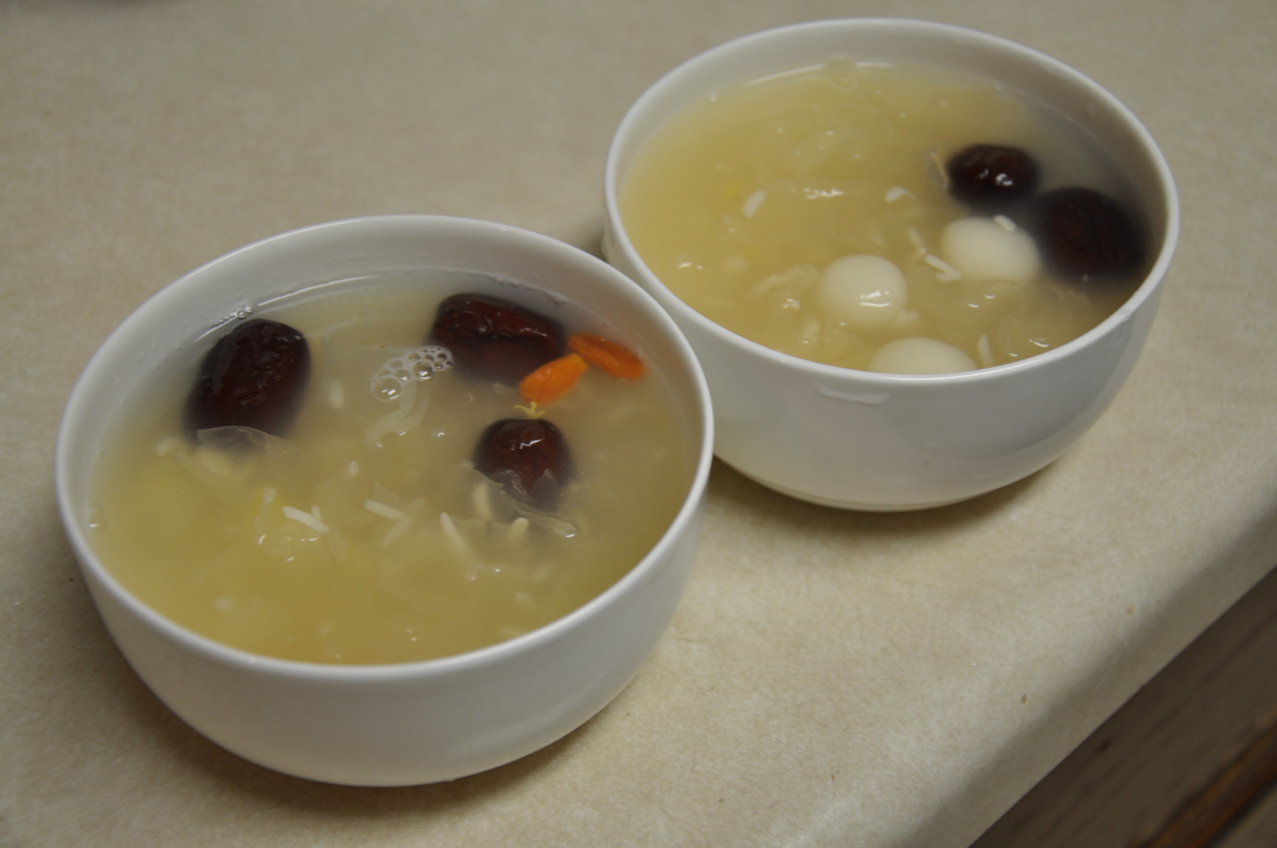 红枣银耳莲子羹