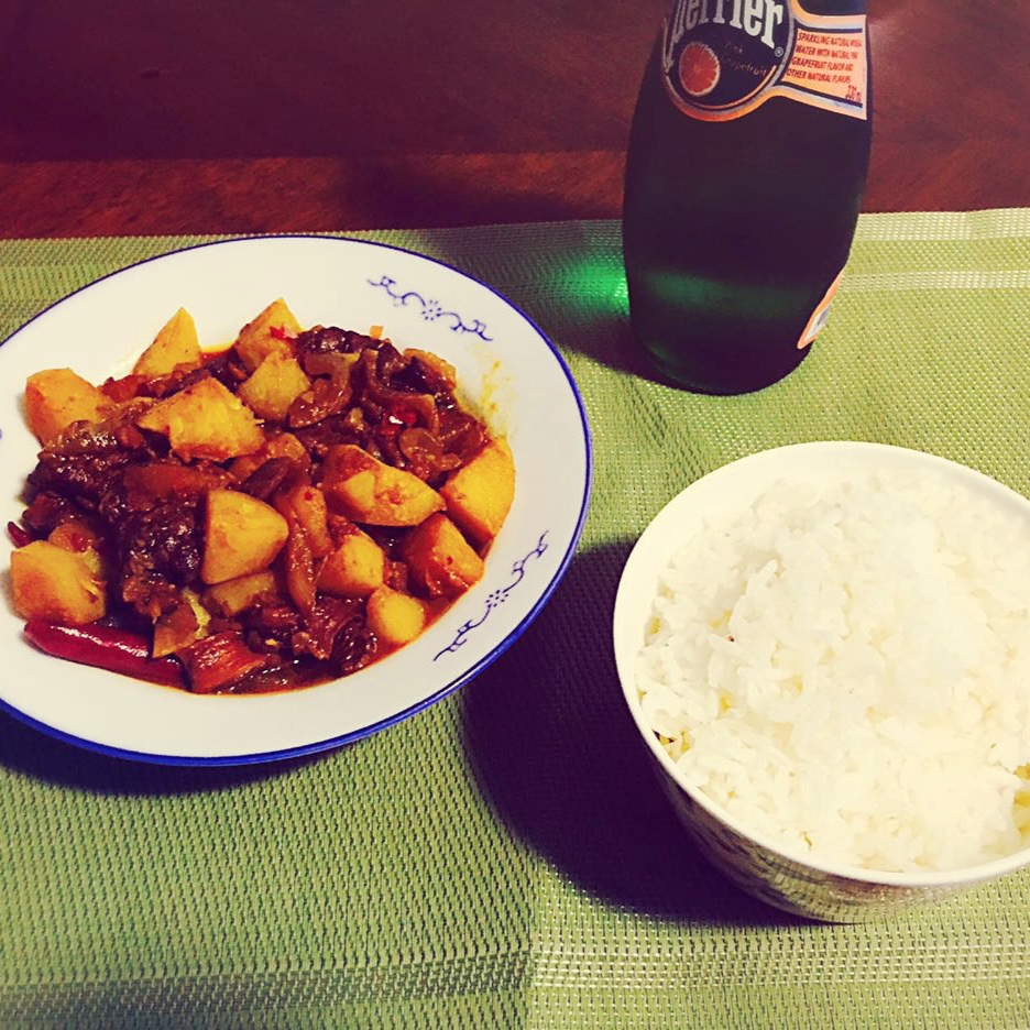 胡萝卜土豆烧牛腩