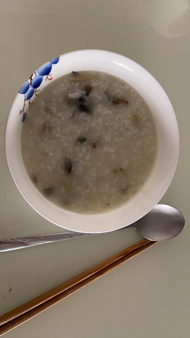 堂妈小厨——超好喝的皮蛋瘦肉粥