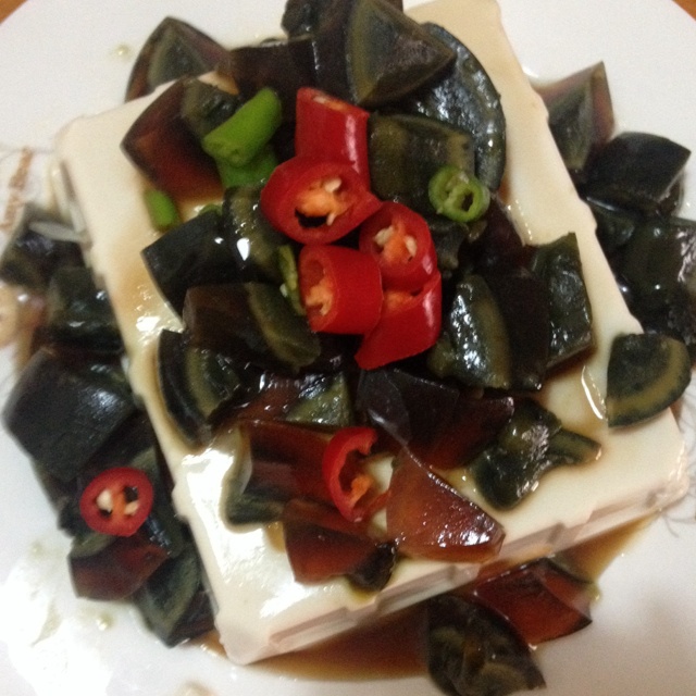 凉拌皮蛋豆腐