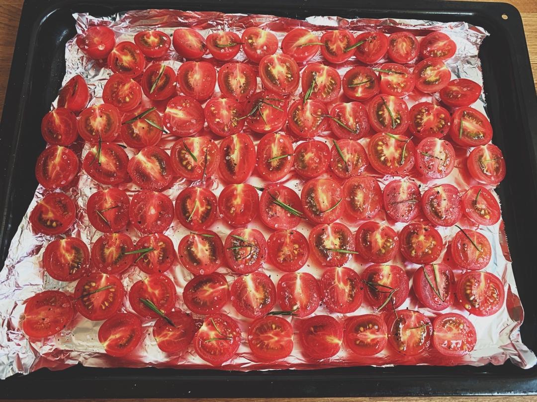 为了佛卡夏而存在的——橄榄油浸小番茄