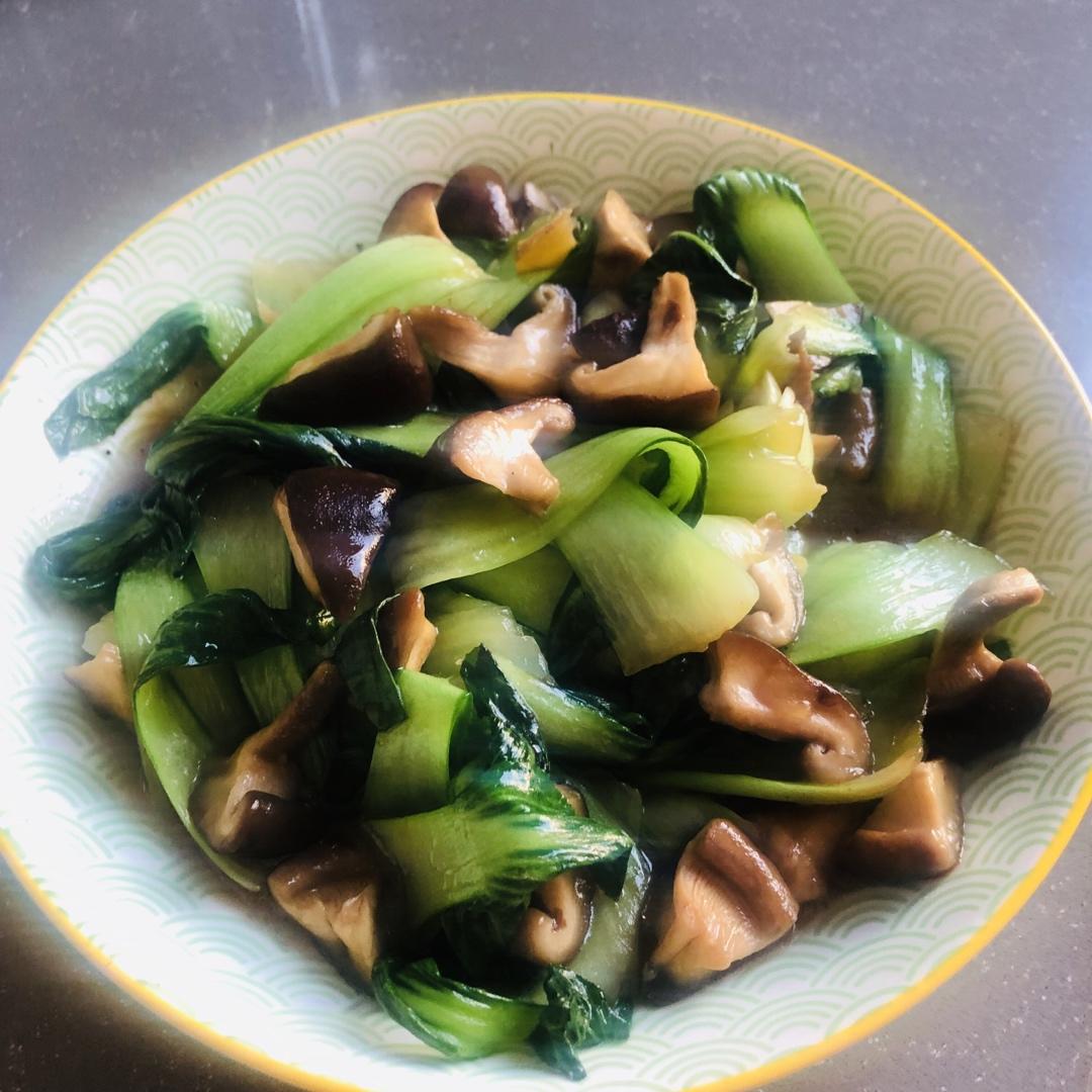简易版香菇扒油菜
