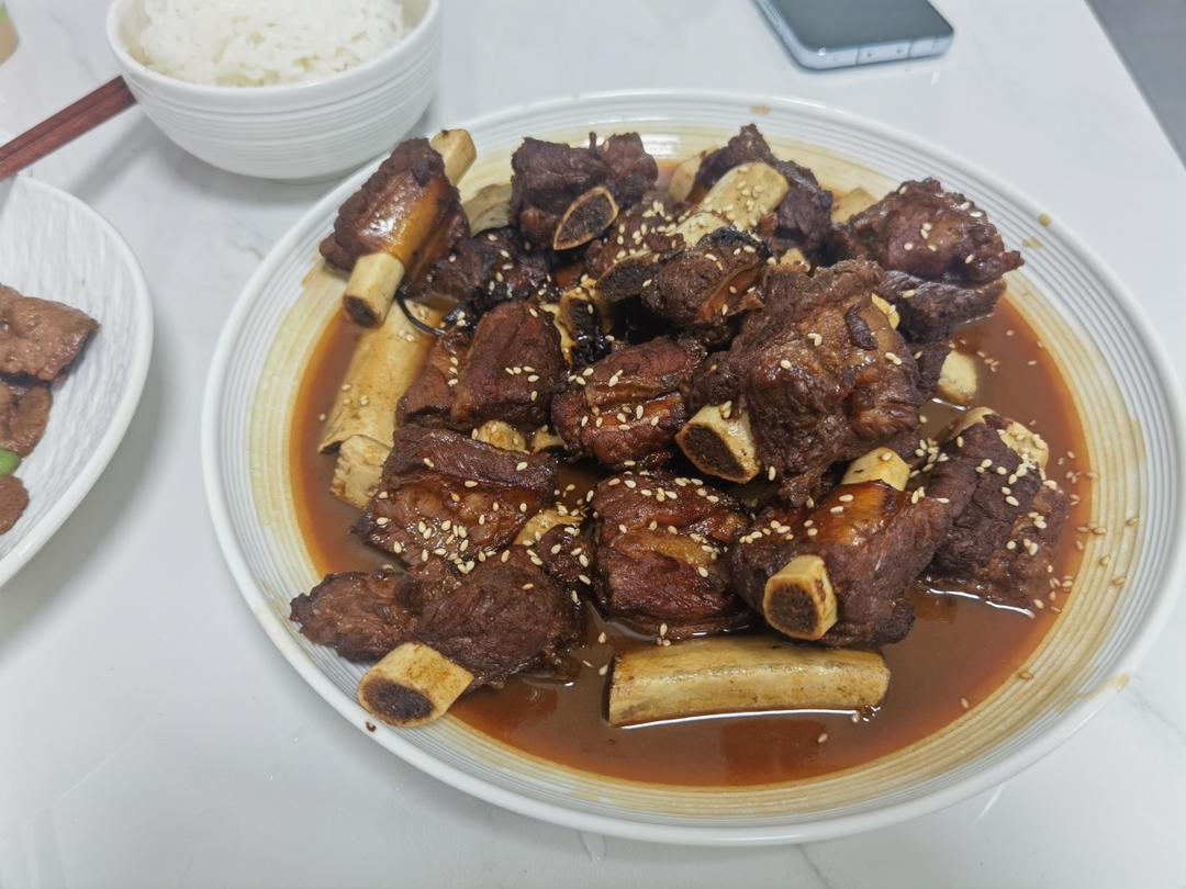 红烧排骨｜酱香浓郁