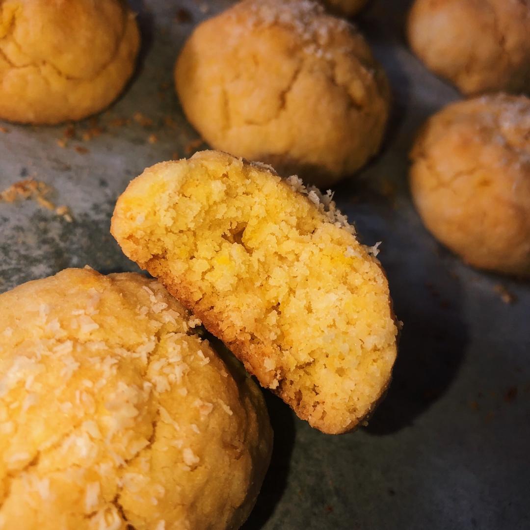 🔥日卖万盒👉椰香金沙咸蛋黄酥💥蛋黄控大爱‼️