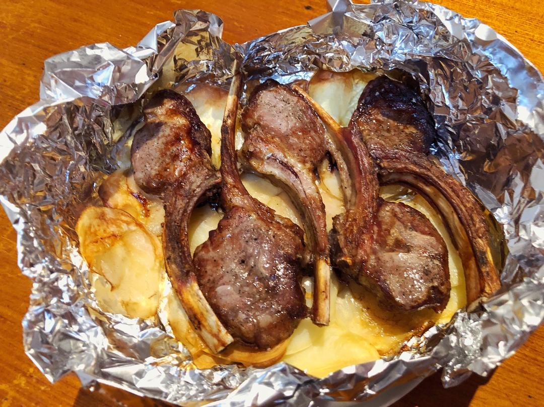 孜然羊排烤土豆