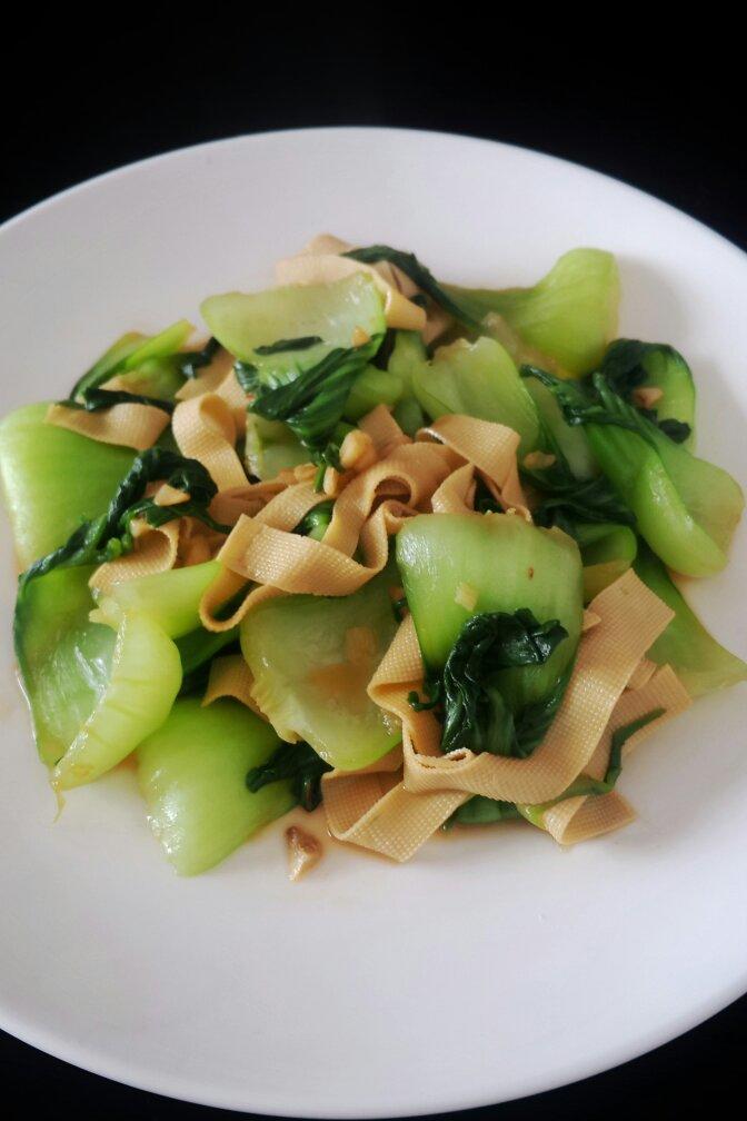 沈云笙做的豆皮烧青菜
