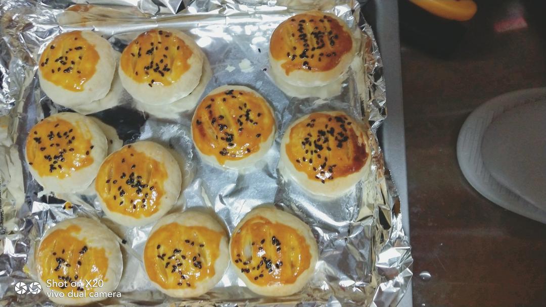 酥到掉渣渣的紫薯老婆饼