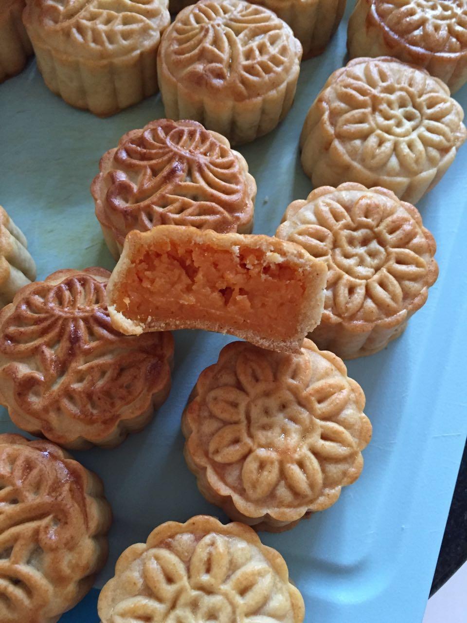 可爱幸运小喵喵做的广式月饼红薯月饼