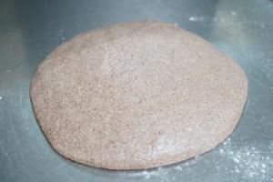 酸奶黑麦吐司 70%黑麦直接法 日本猫吐司模通用450g土司盒配方的做法 步骤12