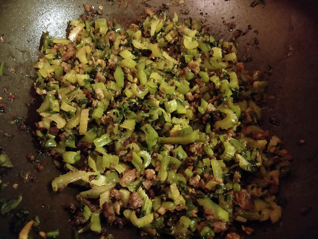 米饭杀手｜芹菜粒炒牛肉末