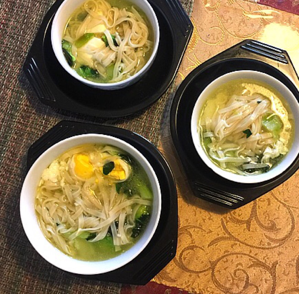 云厨房gege做的青菜烂糊面