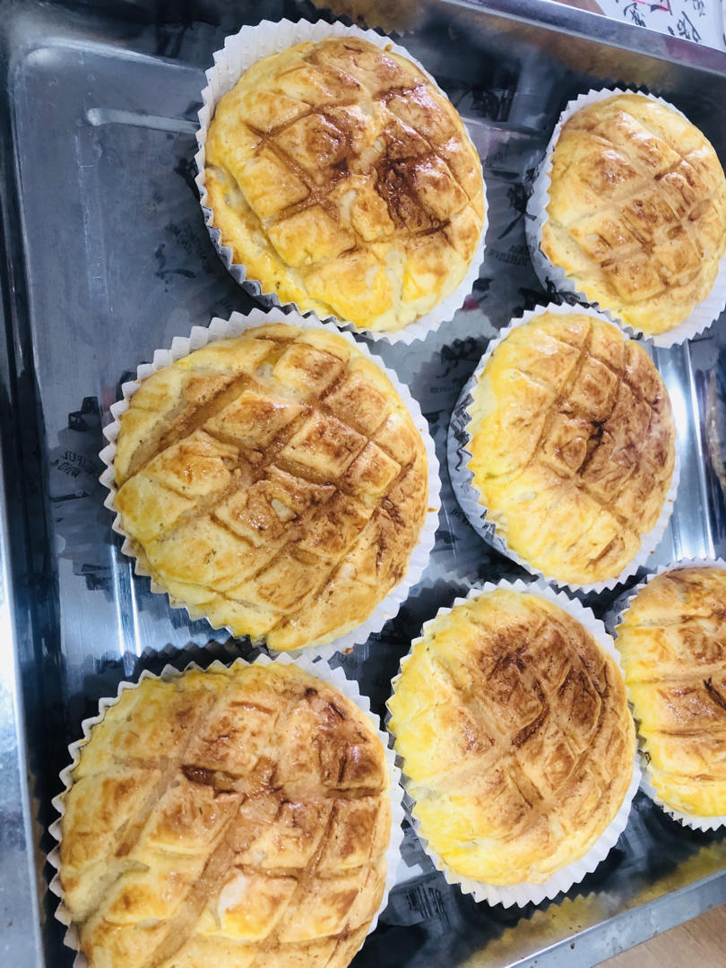 好吃到炸裂的港式菠萝包（附带制作酥皮的小视频）