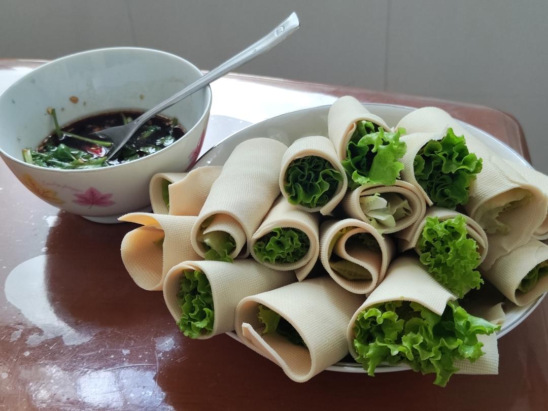 生菜豆皮卷