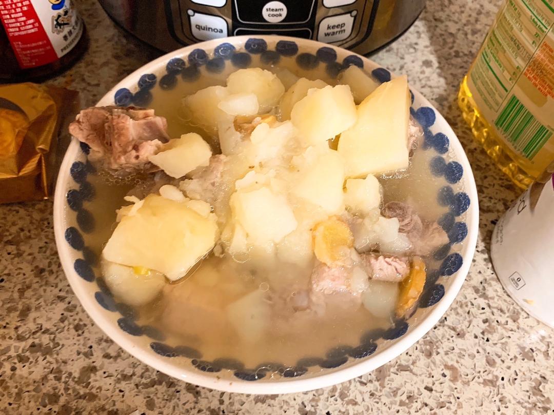土豆排骨汤