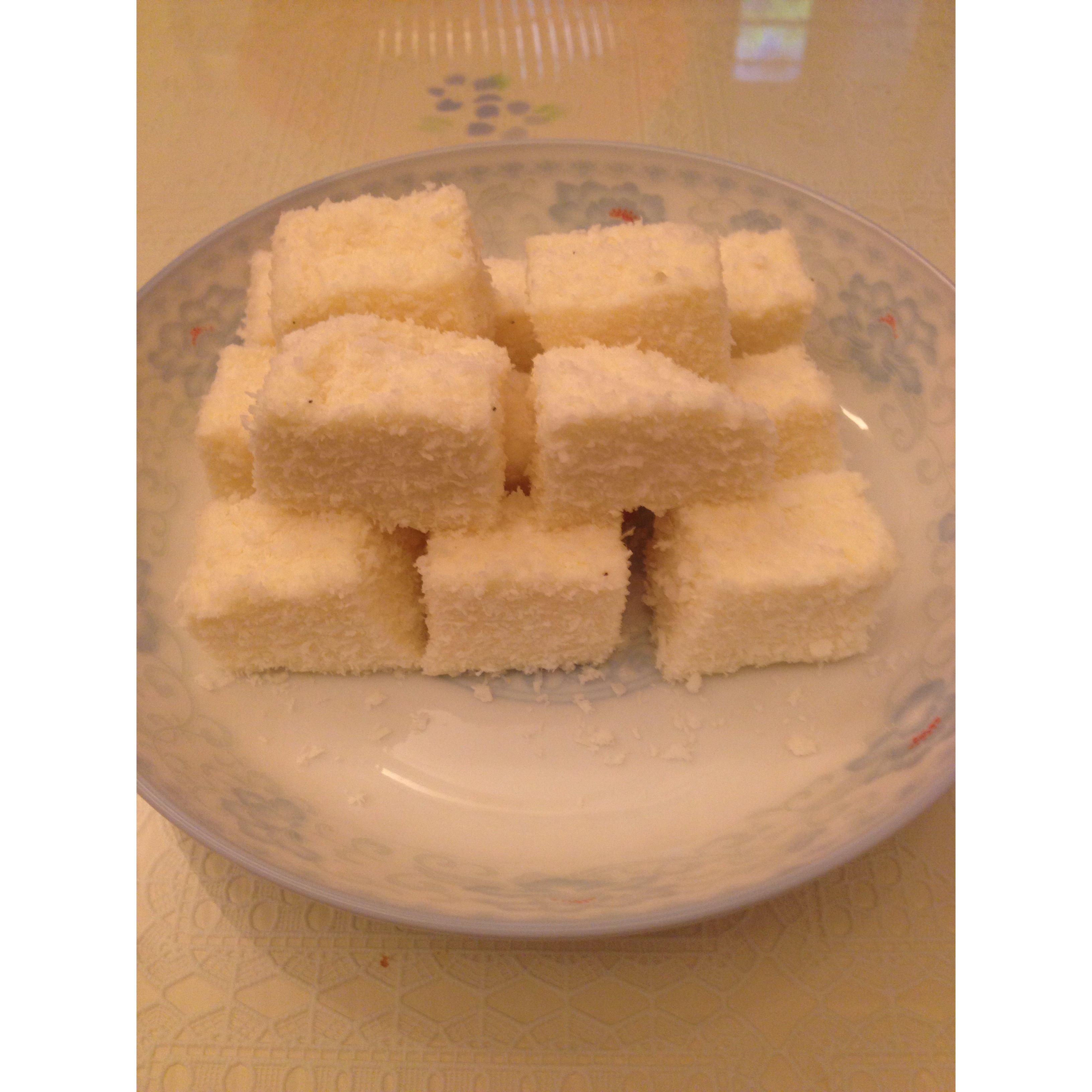 椰丝牛奶小方糕